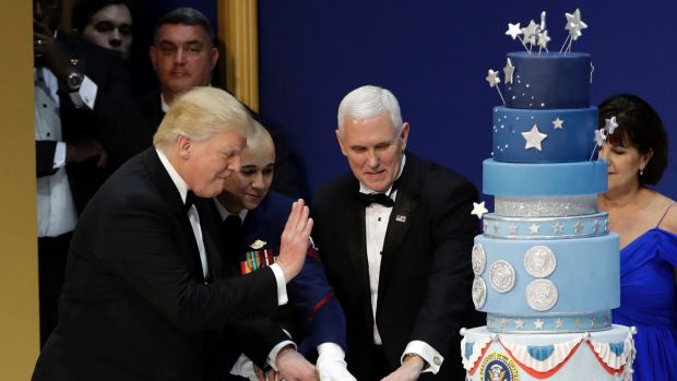 trumpsinaugurationcakearipoffofobamascake:chef